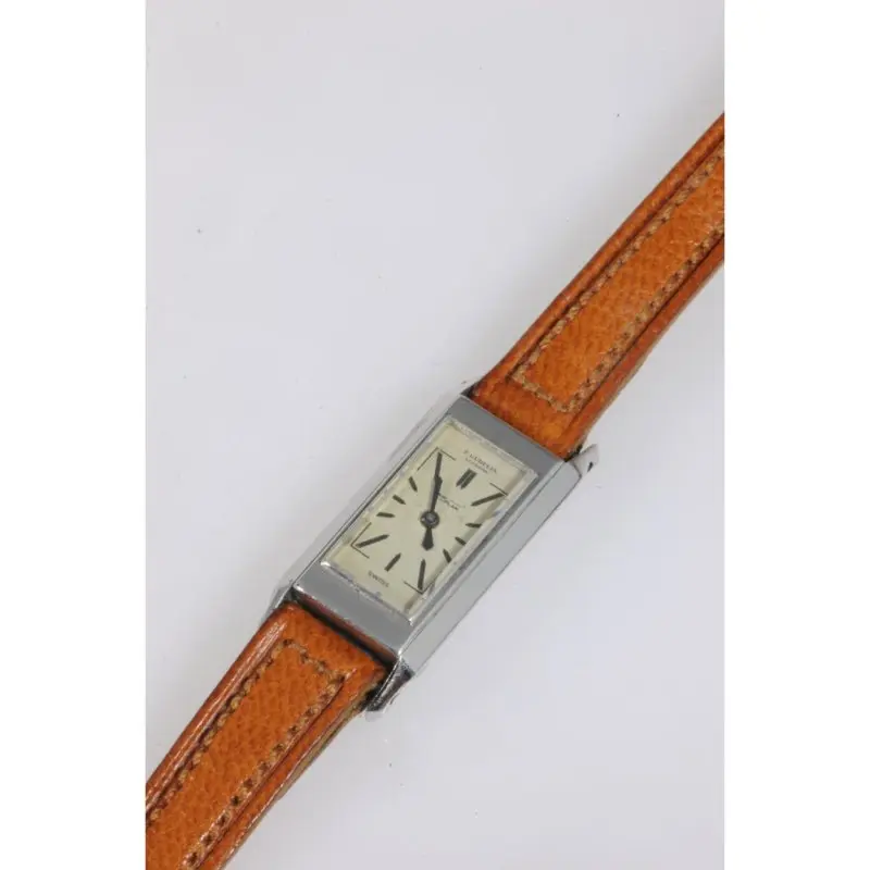 Universal Genève - Ref. 22541 - A lot in our 101st Auction